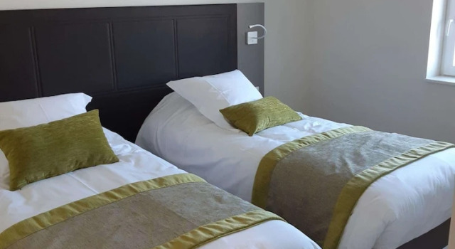 Четырёхместный номер Standard Brit Hotel Confort Saint-Dizier