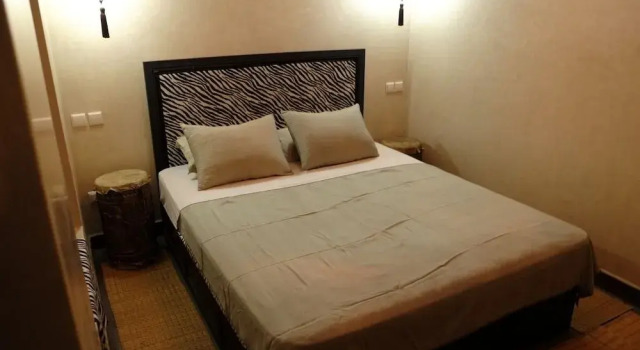 Riad Dar Sarjan, Забронировать Отель Отели Марракеш-Тенсифт-Эль-Хауз с парковкой, Парковка