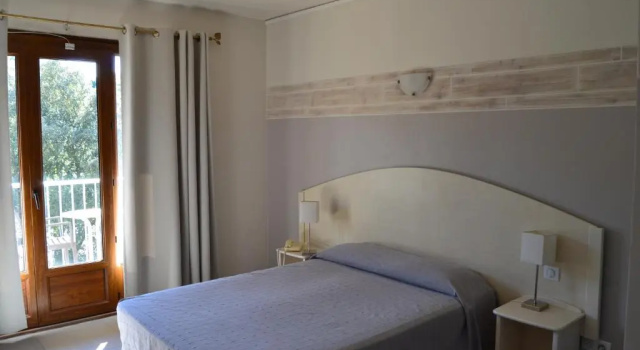 Трёхместный номер Standard Hotel Cyrnea