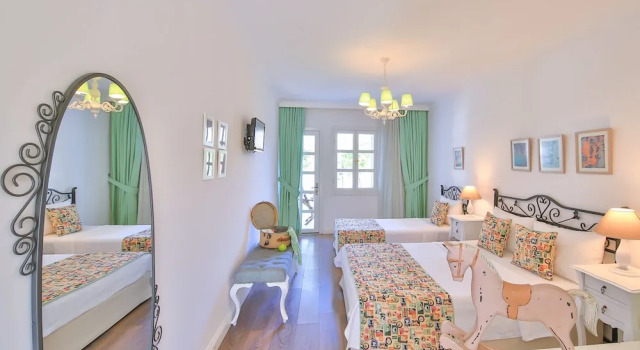 Трёхместный номер Standard с балконом Alacati Sorf Hotel