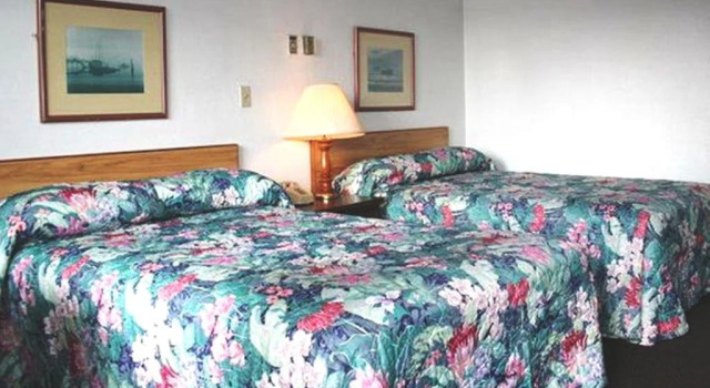 Fountain Inn & Suites, Забронировать Отель Отели Холи-Хил с парковкой, Парковка