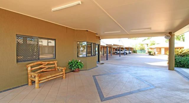 Rockhampton Palms Motor Inn, Забронировать Отель Рокгемптон Southern Great Barrier Reef, рядом с Department of Health Queensland
