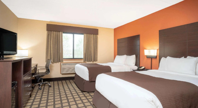 Четырёхместный номер Standard Baymont by Wyndham Lakeville