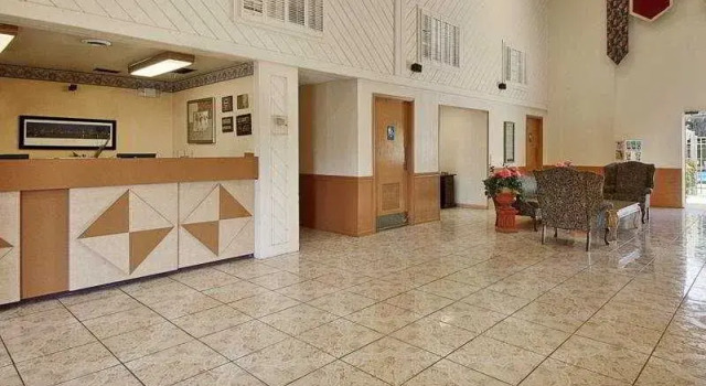 Ramada Inn South Point, Buchen Sie Hotel Jacksonville Florida