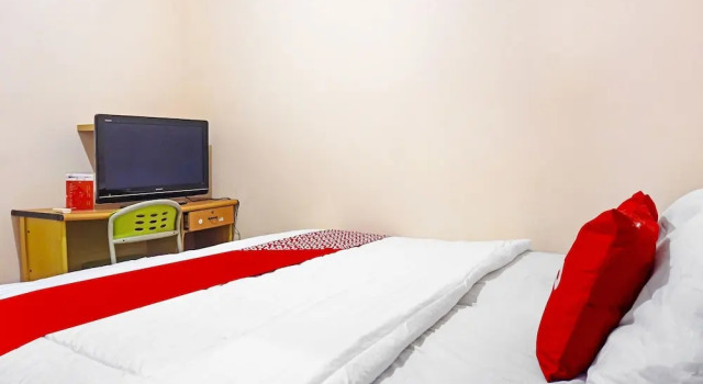 Двухместный номер Standard Karawaci Taman Permata Tiga Mitra RedDoorz