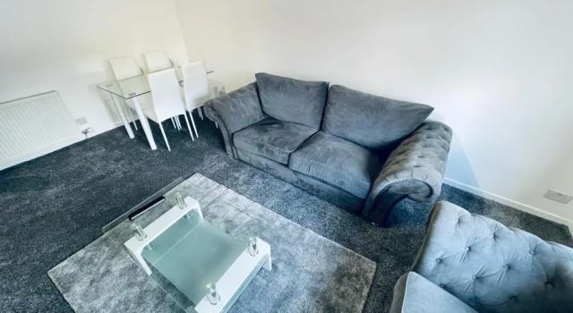 Апартаменты Modern 2 Bedroom Apartment With Free Parking