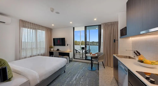 Студия Executive с балконом Littomore Suites Kingswood