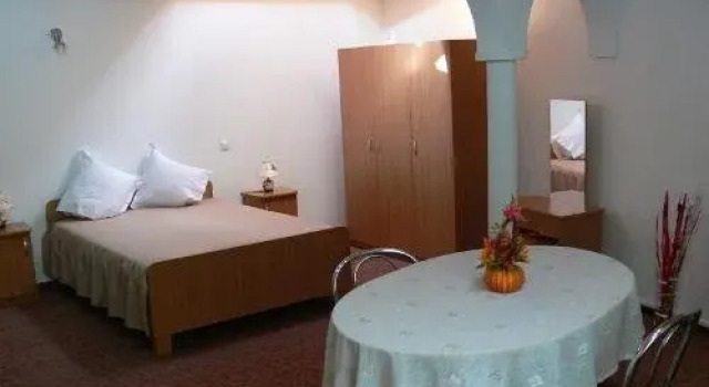 Pufu, Rezerwuj Hotel Hotele w Carpathians - Romania z parkingiem, Parking