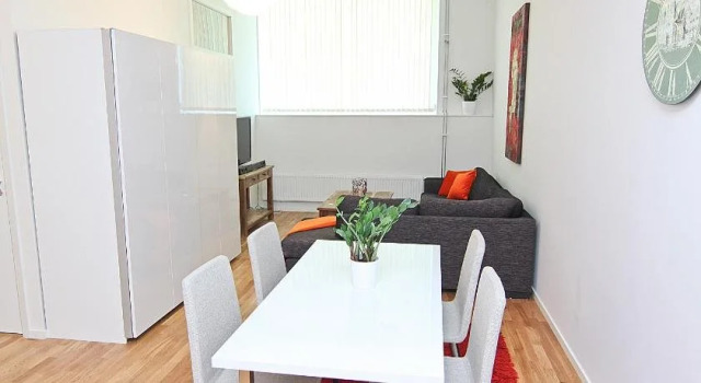 Places 4 Rent, Rezervovat Hotel Hagersten Stockholm