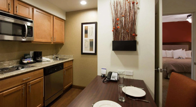 Четырёхместный люкс с 2 комнатами Homewood Suites by Hilton St. Louis - Galleria
