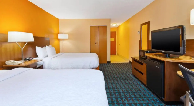Четырёхместный номер Standard Fairfield Inn & Suites by Marriott Columbus East