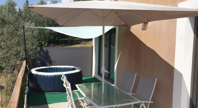 Коттедж rez de villa vue dominante avec spa
