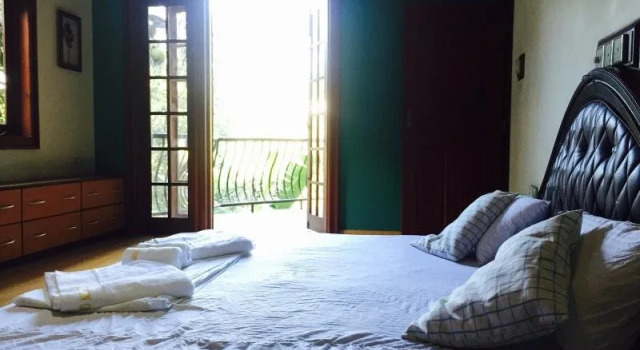 Dandelion Guest House, Забронировать Гостевой дом Отели Канди с парковкой, рядом с Стадион Богамбара, Парковка