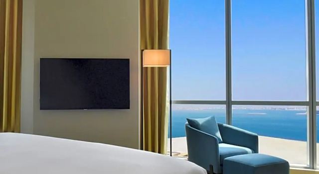 Люкс Executive с 2 комнатами с видом на море Hilton Bahrain