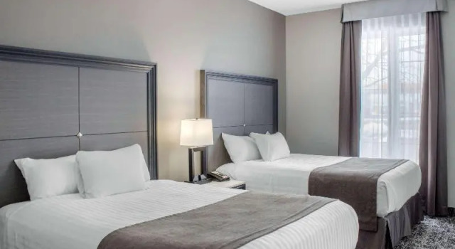 Четырёхместный номер Standard Chateau Moncton Trademark Collection by Wyndham