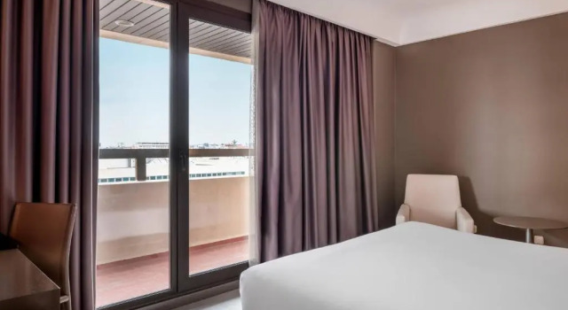 Двухместный номер Standard с балконом AC Hotel Iberia Las Palmas by Marriott
