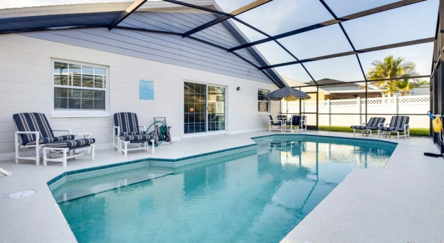 12 Mi to Disney World: Sunny Home w/ Pool!, Varaa Lomakoti Kissimmee Kissimmee
