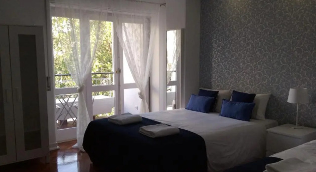 4U Lisbon IV Guesthouse Airport, Забронировать Отель Алваладе Лиссабон, рядом с Jardim Botânico Tropical