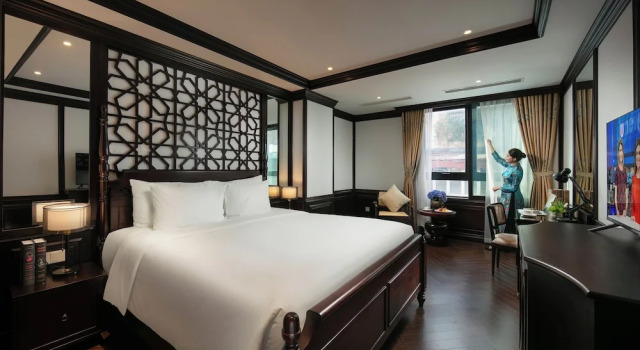 Двухместный номер Premier с видом на город MAY DE VILLE Crown Hotel