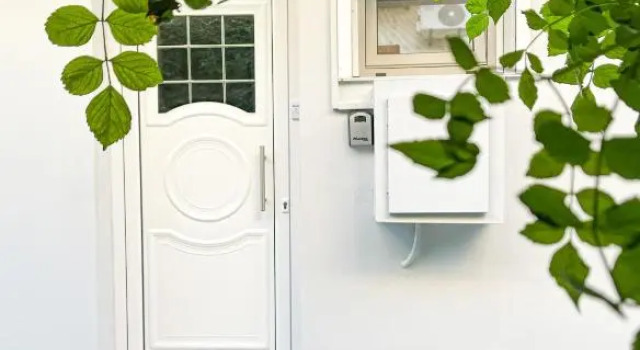 Central neighborhood house