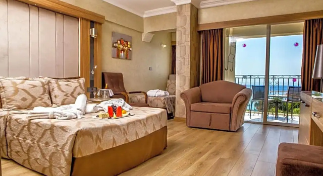 Семейный номер Standard с видом на море LAUR HOTELS Experience & Elegance