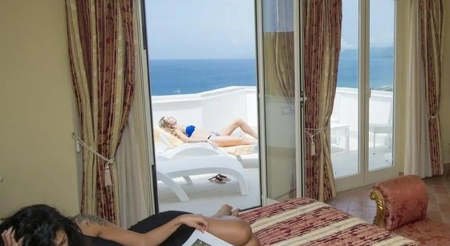 Полулюкс Hotel Baia