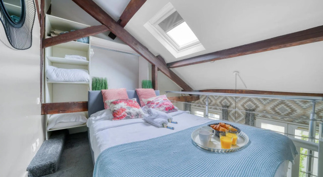6062 - Buttes Chaumont - Amazing duplex, Забронировать Апартаменты/квартира 19-й округ: Ля Вилетт Париж, рядом с Концертный зал «Зенит Париж»