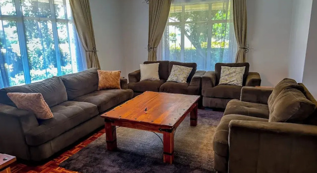 Бунгало Classic Lux Suites Greenpark Getaway Bungalows