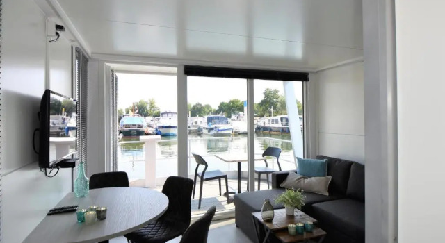 Cosy floating boatlodge Athene, Rezervovat Hotel Hotely v Limburg s parkováním, Parkování
