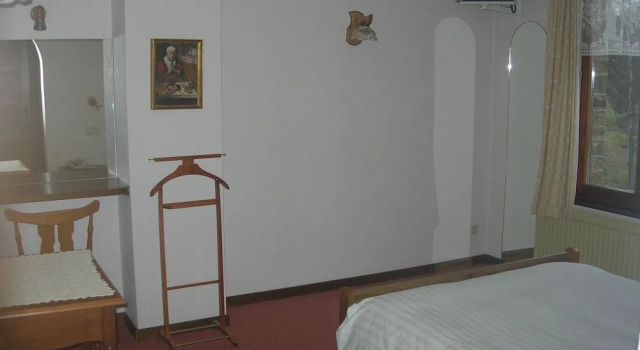 Hostellerie du Cerf, Забронировать Отель Отели Буйон 3 звезды, 3*