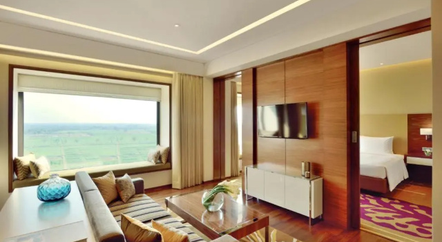 Полулюкс Courtyard by Marriott Raipur