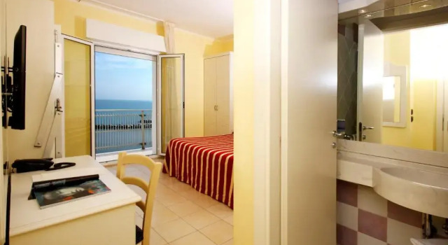 Трёхместный номер Standard Hotel Baia