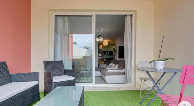 T2 - Evid8nce - 42m2 - Piscine - Centre de Saint-Denis, Rezerwuj Apartament Hotele w Saint-Denis z parkingiem, w pobliżu Trinity Park, Parking