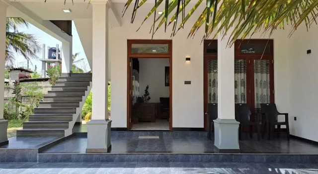 Mario Ocean View, Rezerwuj Hotel Nikawatawana Matale District