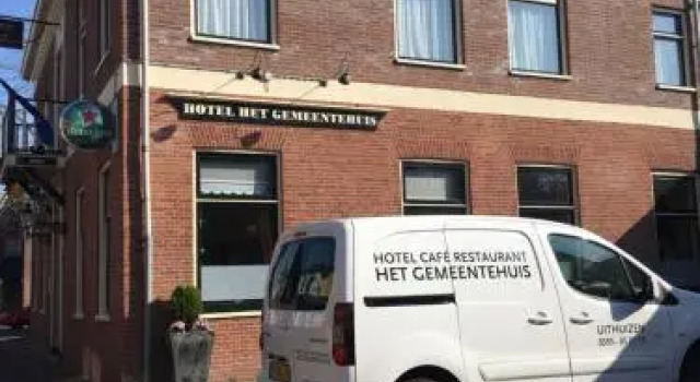Hotel het Gemeentehuis Uithuizen