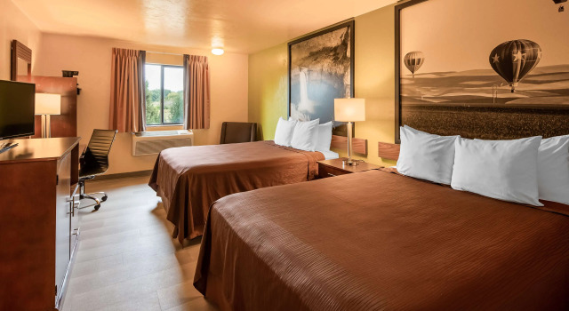 Четырёхместный номер Standard SureStay Hotel by Best Western Ellensburg