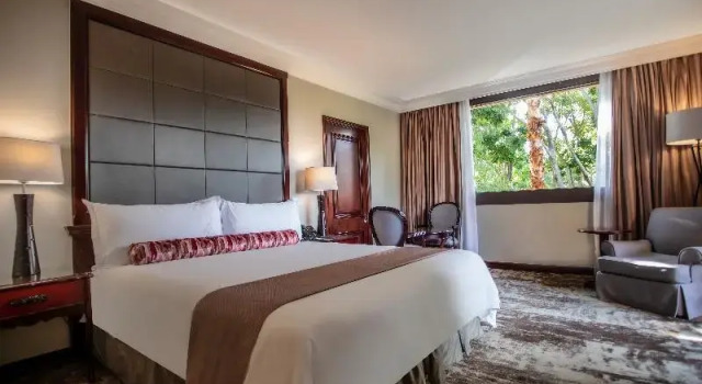 Номер Superior с балконом The Cascades Hotel at Sun City