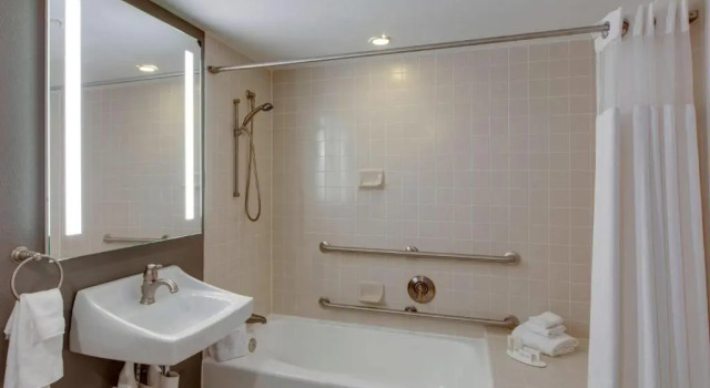 Номер Standard Courtyard by Marriott Boston Logan Airport