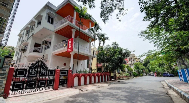 OYO Flagship 661 Karunamoyee Station