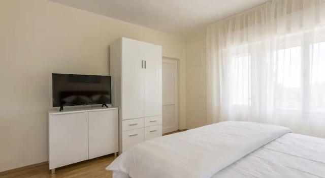 Студия c 1 комнатой Mise Luxury Apartments