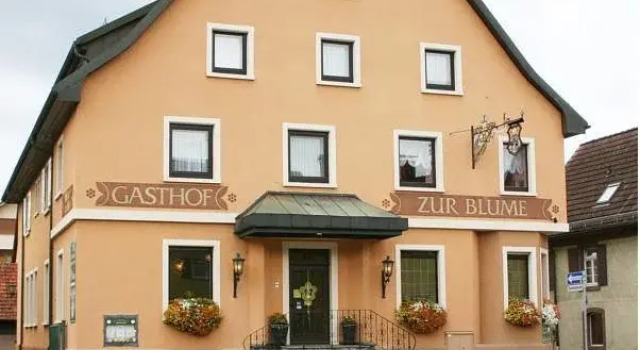 Hotel Gasthof Zur Blume, Забронировать Отель Генгенбах Шварцвальд, рядом с Kräutergarten