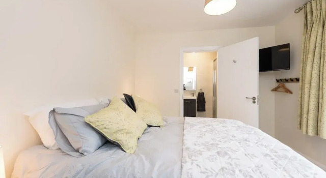 2br-sleeps4-parking-nearcork-6mintoairport, Book Vacation Home Cottages in County Cork, Cottage