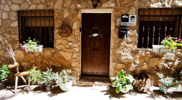 Casita en la Sierra, Book Hotel Hotels in Aragon with Parking, Parking