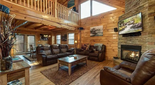 Bearway to Heaven II 3 Bedroom Home with Hot Tub