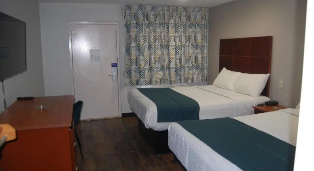 Четырёхместный номер Standard Motel 6-Tupelo, MS - Downtown