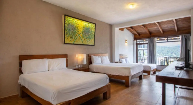 Четырёхместный номер Superior Hotel Santa Rosa