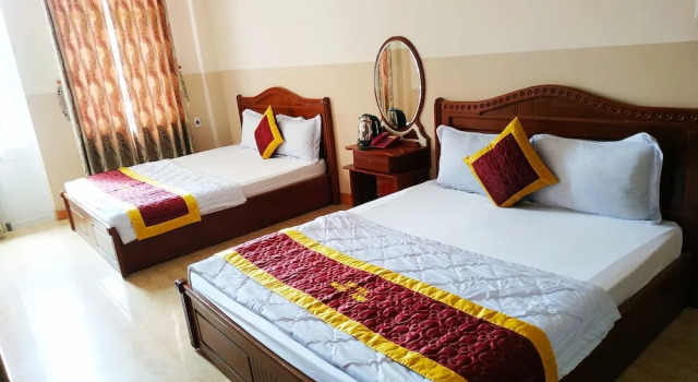 Четырёхместный номер Standard с балконом Ngoc Anh Hotel