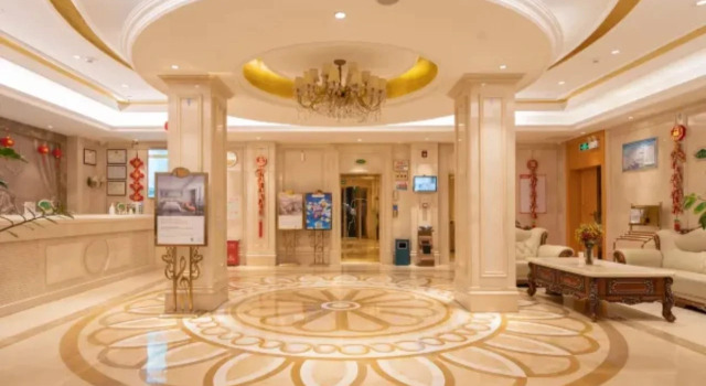 Vienna Hotel (Bolo West Bus Station), Boek Hotel Hotels in Guangdong met parkeren, Parkeren