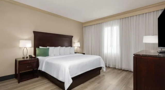 Люкс с 2 комнатами Hawthorn Extended Stay by Wyndham West Palm Beach Airport