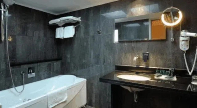 Двухместный люкс Galaxy City Center Hotel